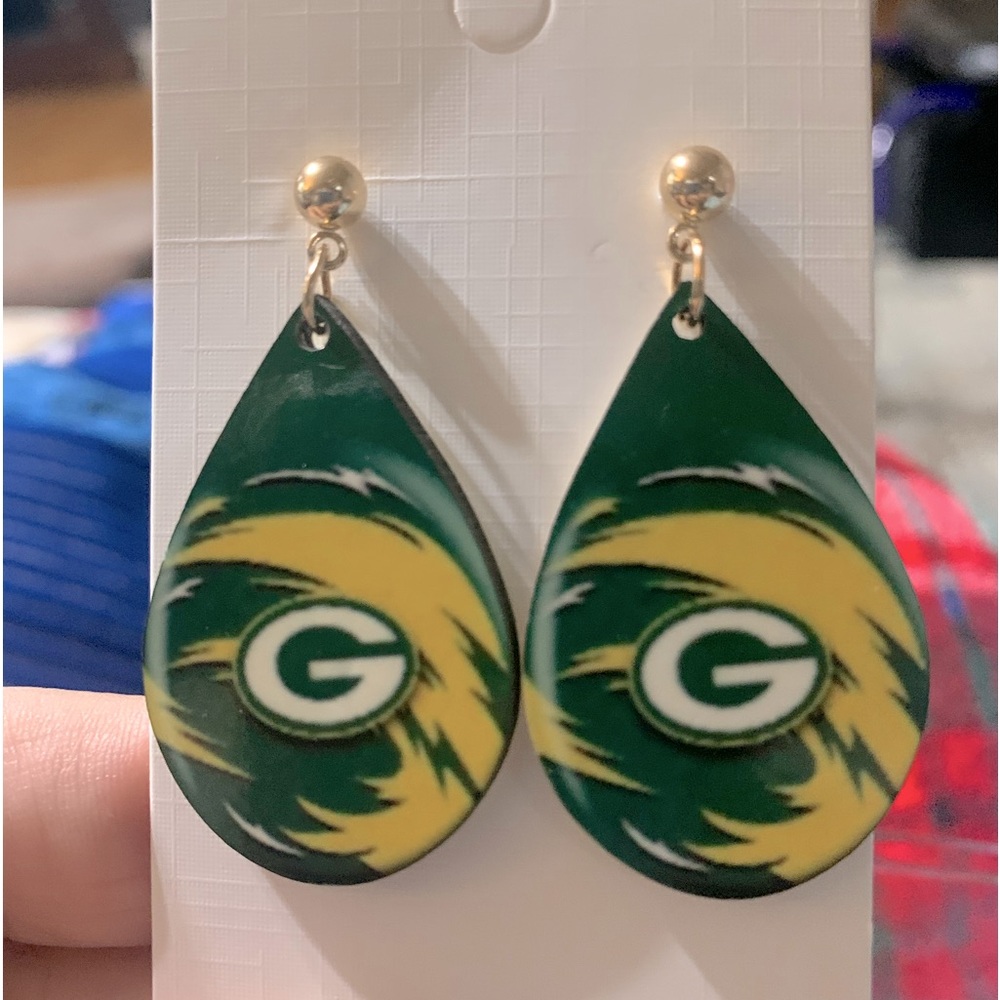 Beautiful Green Bay packer earring set